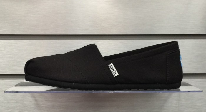 toms classic black canvas